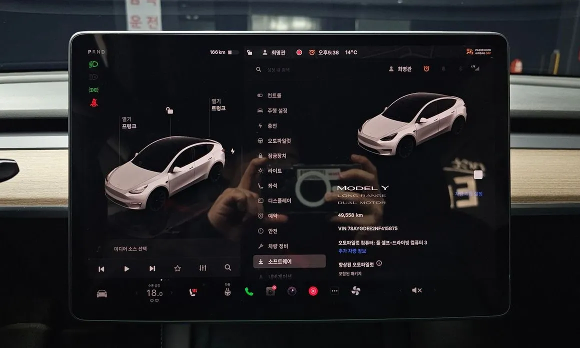 Tesla Model Y — фото 2