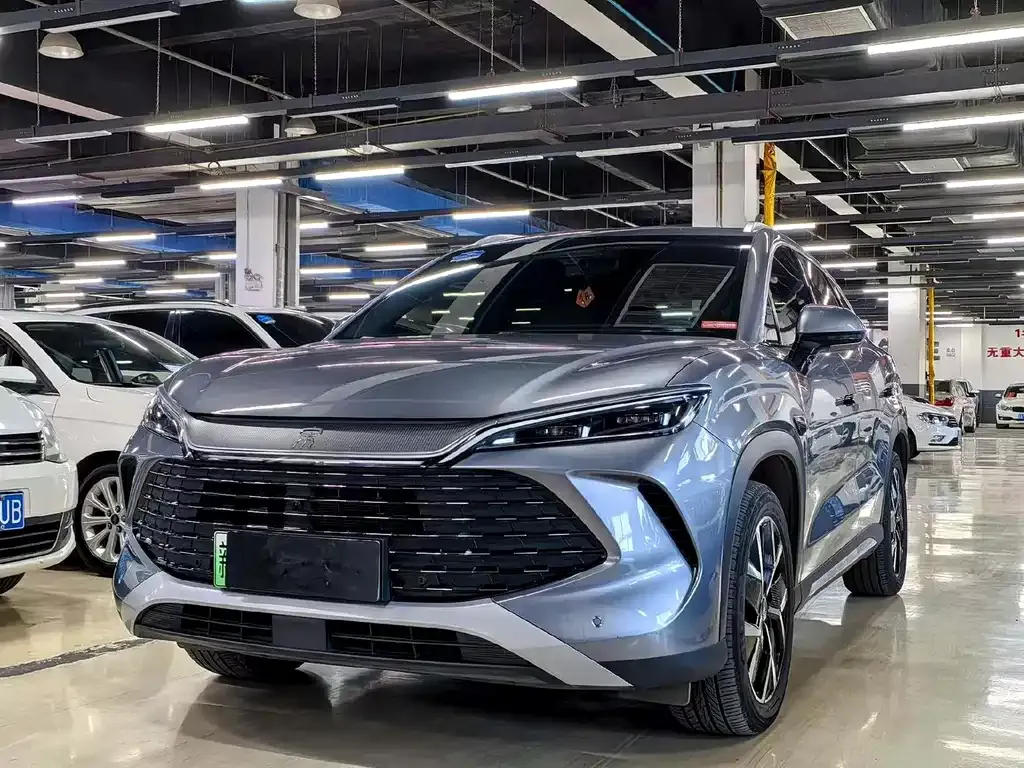 BYD L DM-i — фото 1