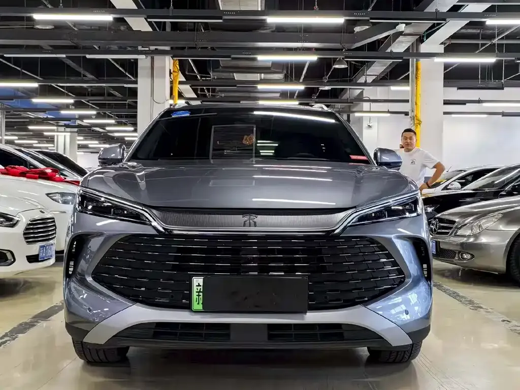 BYD L DM-i — фото 6