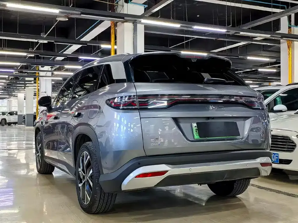 BYD L DM-i — фото 3