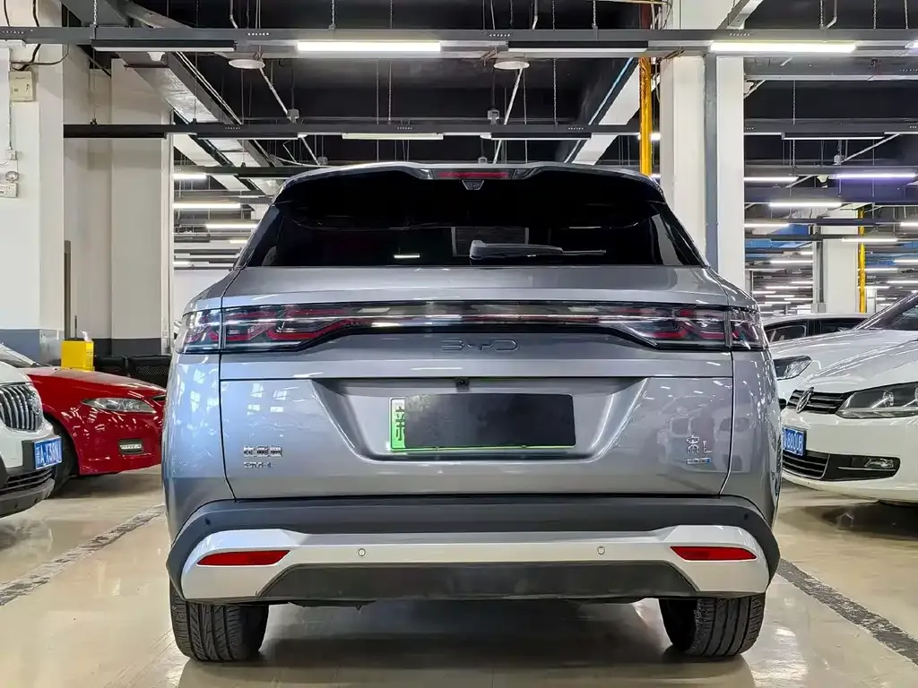 BYD L DM-i — фото 8