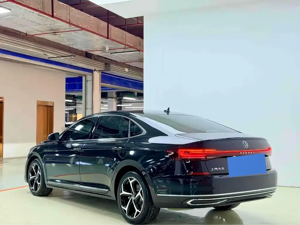 Volkswagen Passat — фото 7