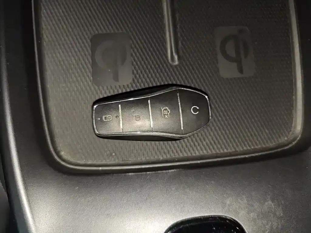 BYD Seal — фото 10