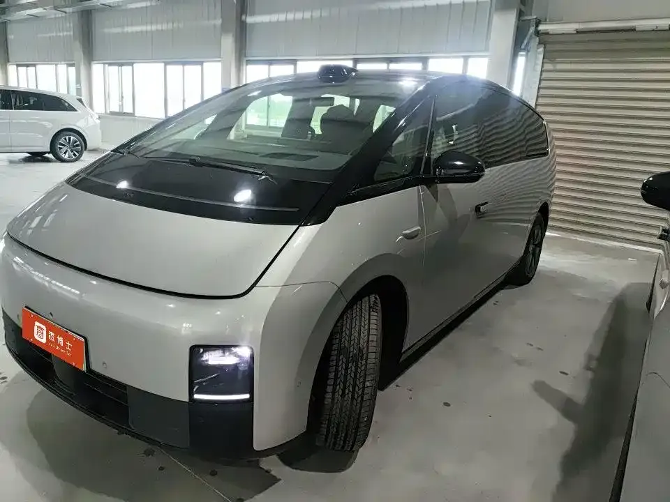 Li Auto MEGA — фото 1