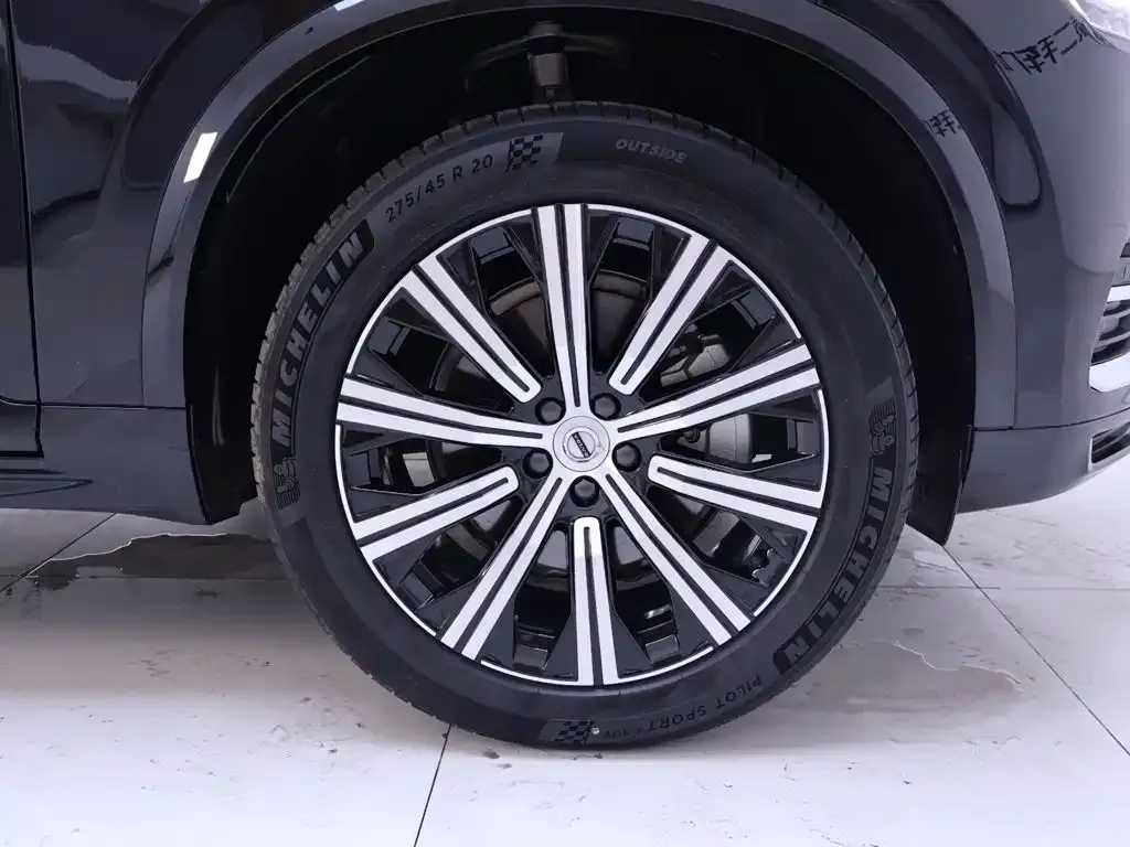 Volvo XC90 — фото 9