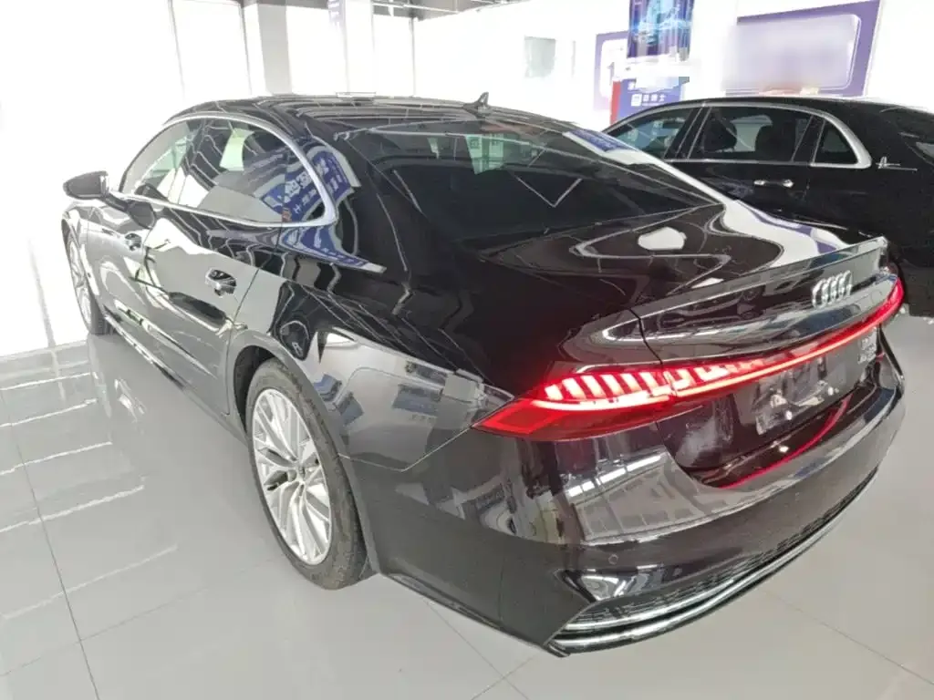 Audi A7L — фото 5