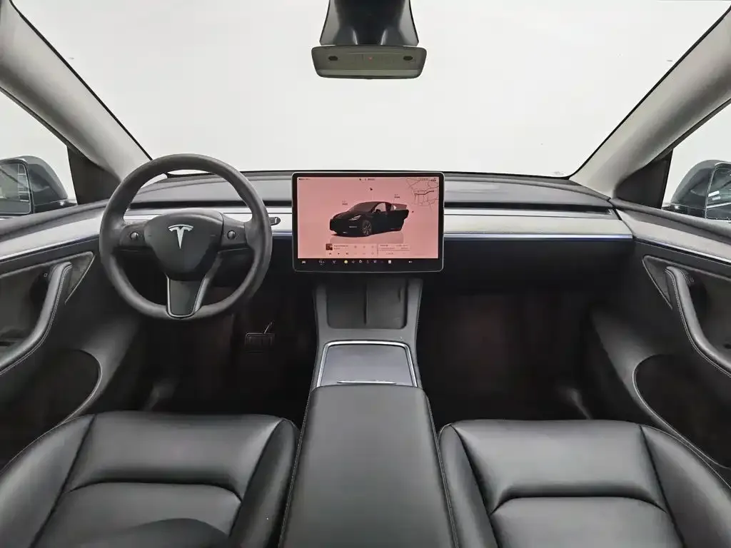 Tesla Model Y — фото 4