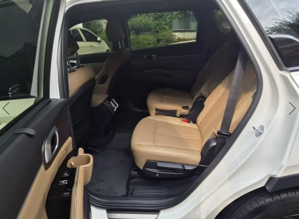 Kia Sorento — фото 7