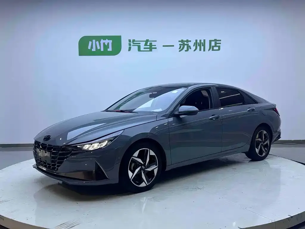 Hyundai Elantra — фото 1