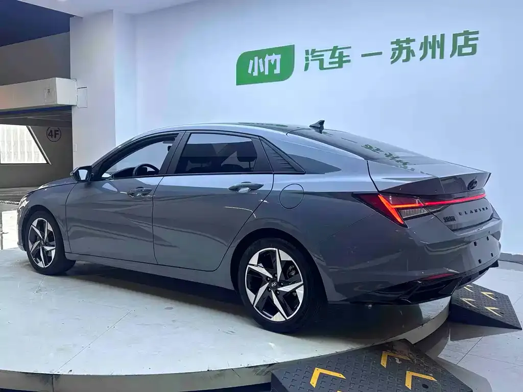 Hyundai Elantra — фото 3