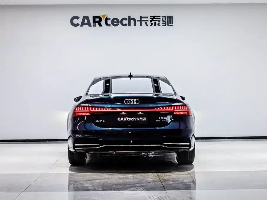 Audi A7L — фото 7