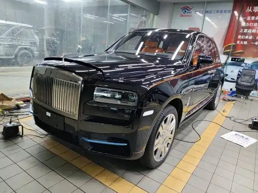 Rolls-Royce Cullinan — фото 1