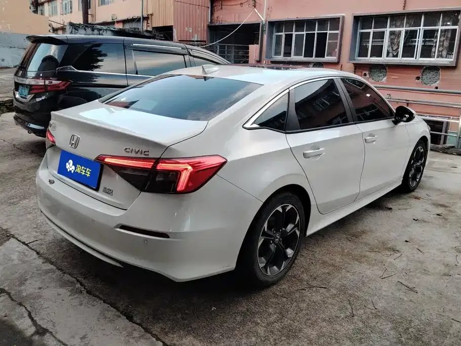 Honda Civic — фото 10