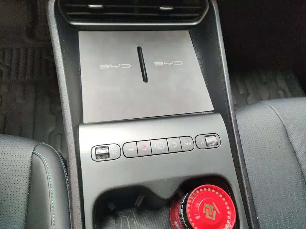 BYD Seal 05 DM-i — фото 8
