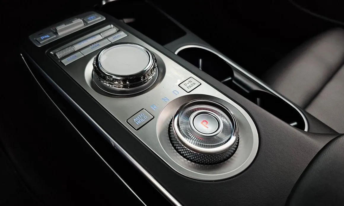 Genesis GV70 — фото 3