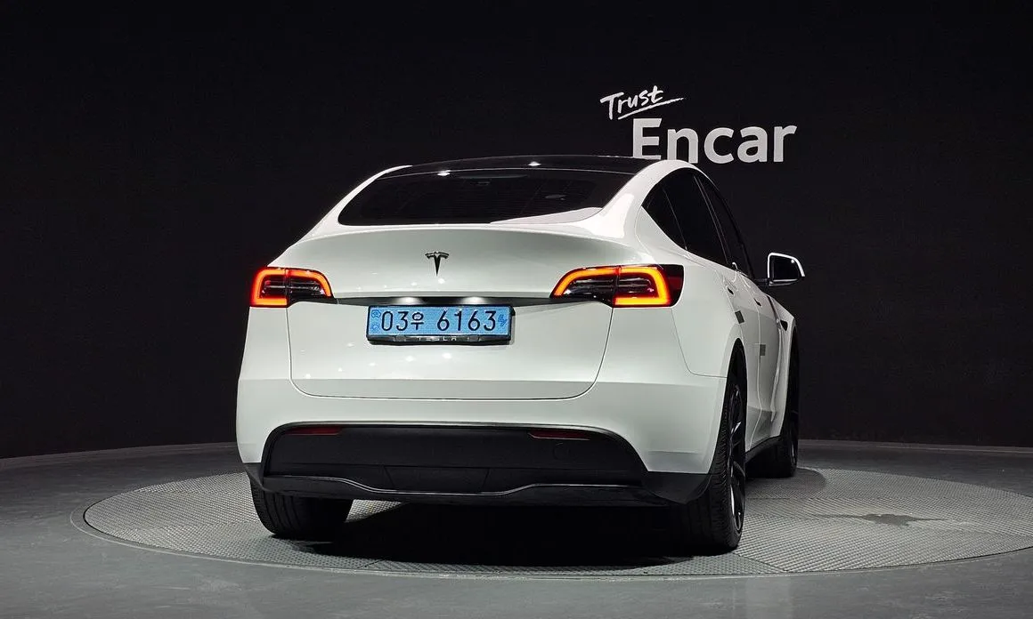 Tesla Model Y — фото 2