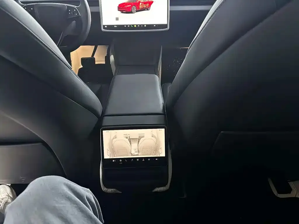 Tesla Model 3 — фото 9
