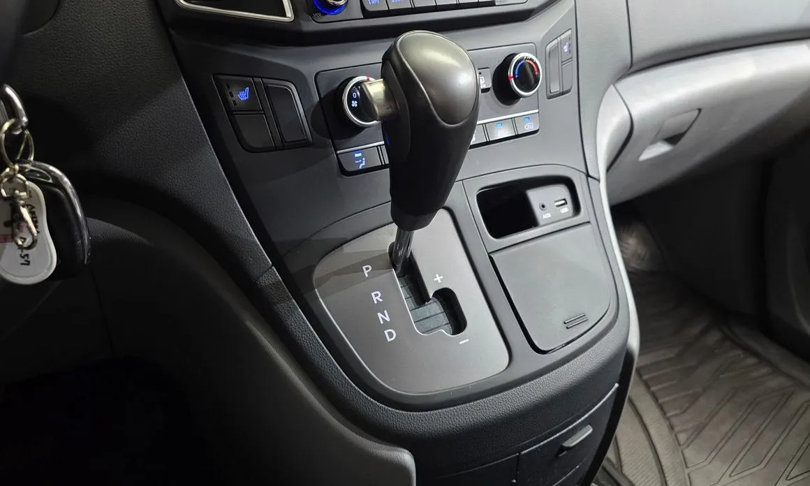 Hyundai Starex — фото 10