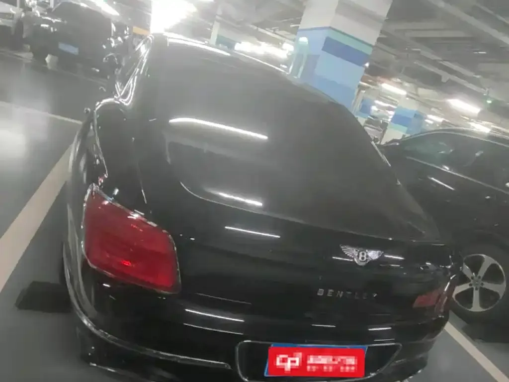 Bentley Flying Spur — фото 4