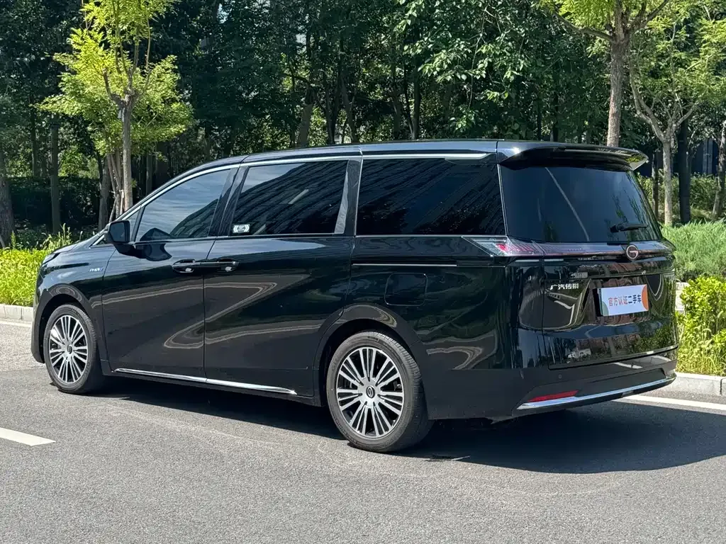 GAC Motor 传祺E8 PHEV — фото 10