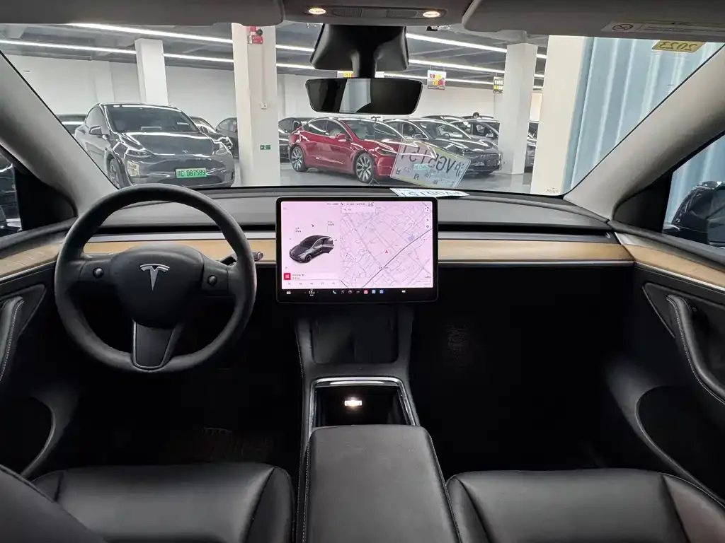 Tesla Model Y — фото 4