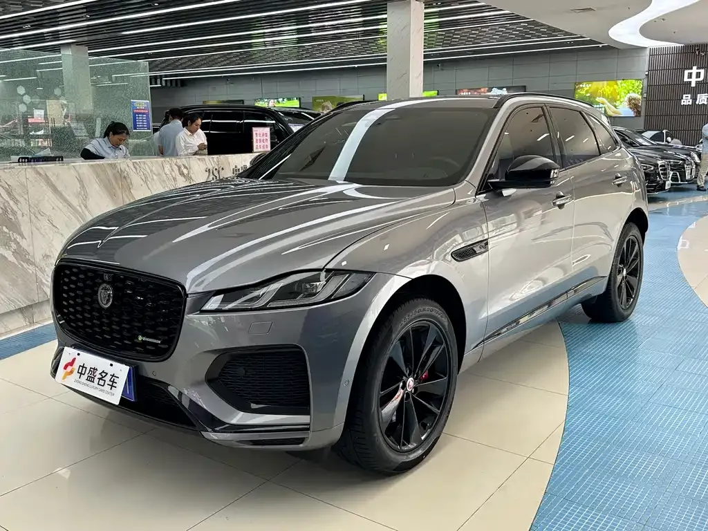 Jaguar F-PACE — фото 1