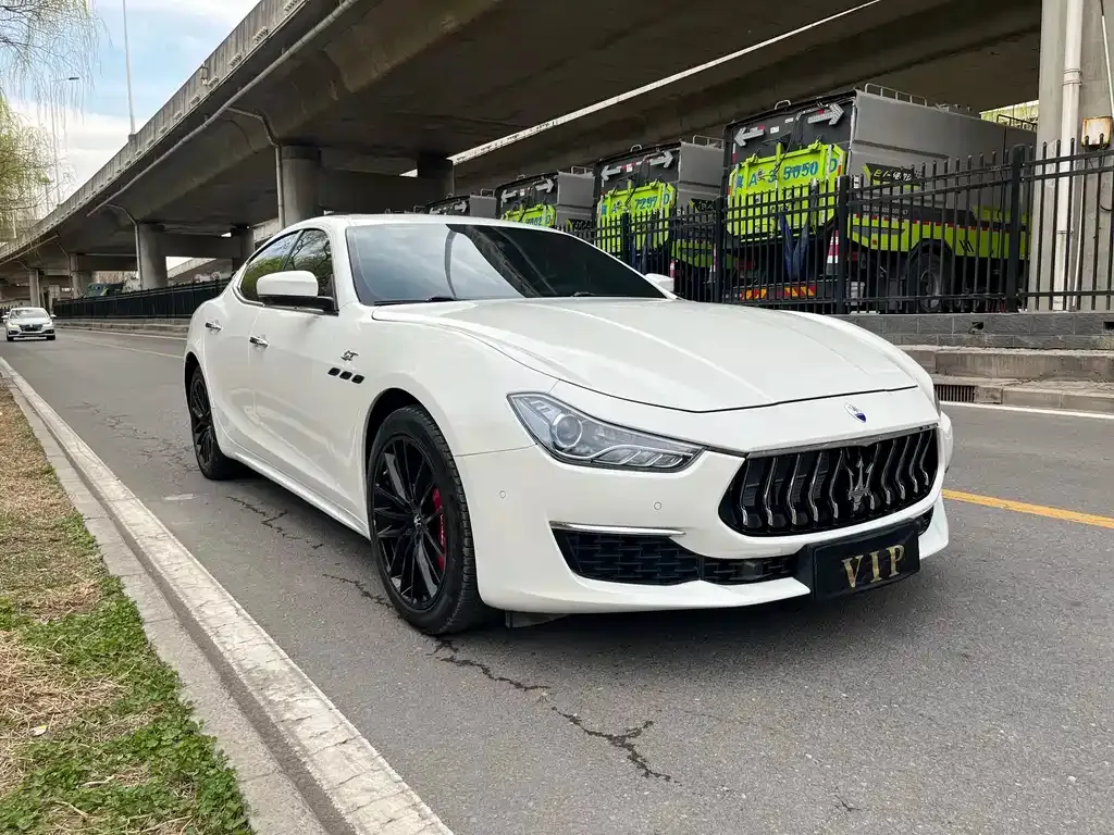 Maserati Ghibli — фото 10