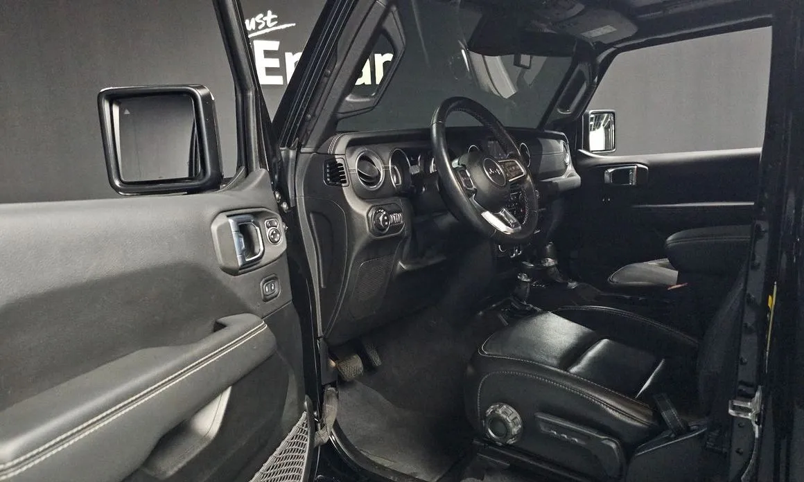 Jeep Wrangler — фото 9