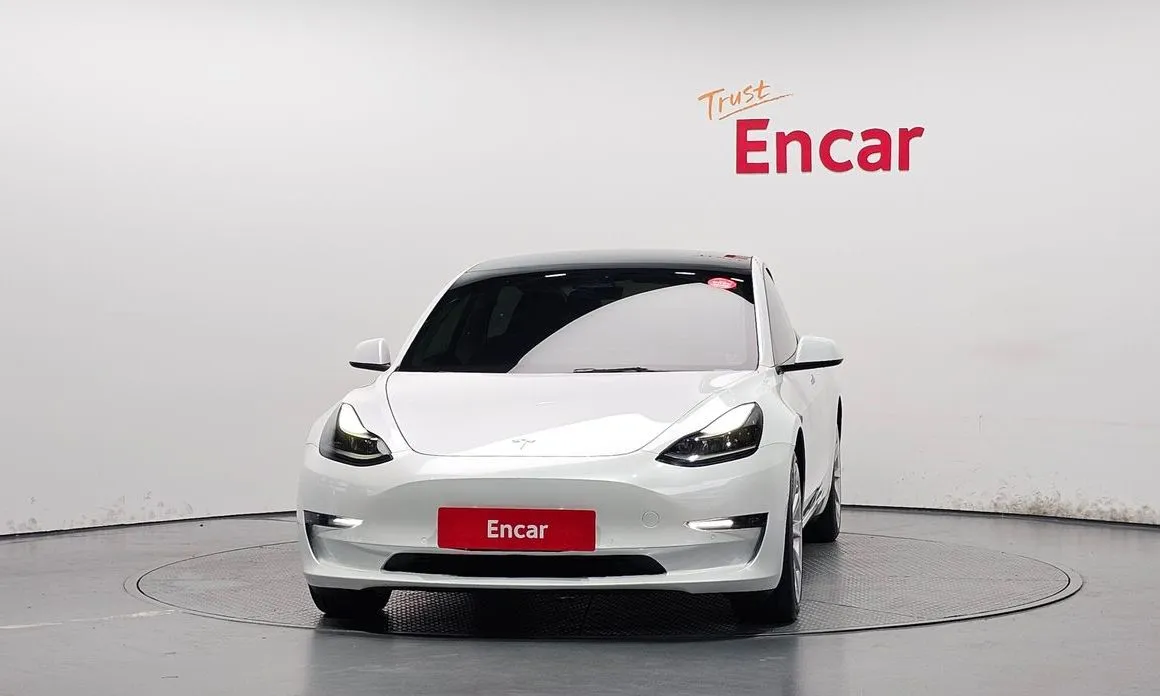 Tesla Model 3 — фото 3