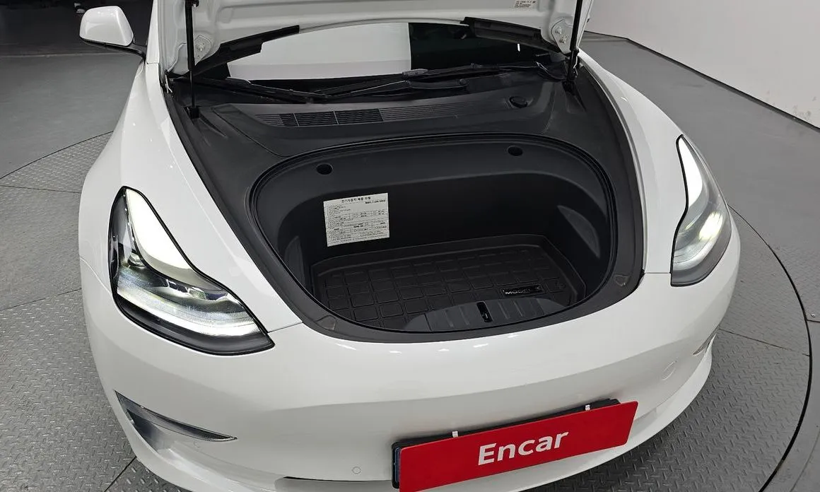 Tesla Model 3 — фото 4