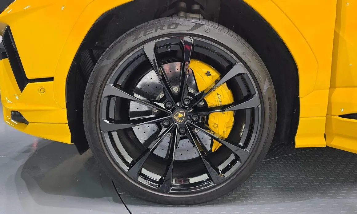 Lamborghini Urus — фото 9