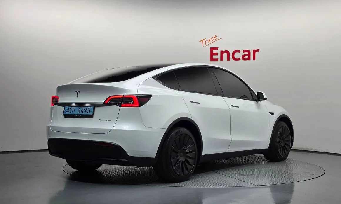 Tesla Model Y — фото 3
