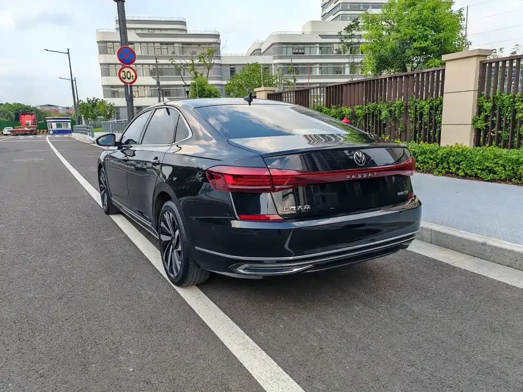 Volkswagen Passat — фото 2