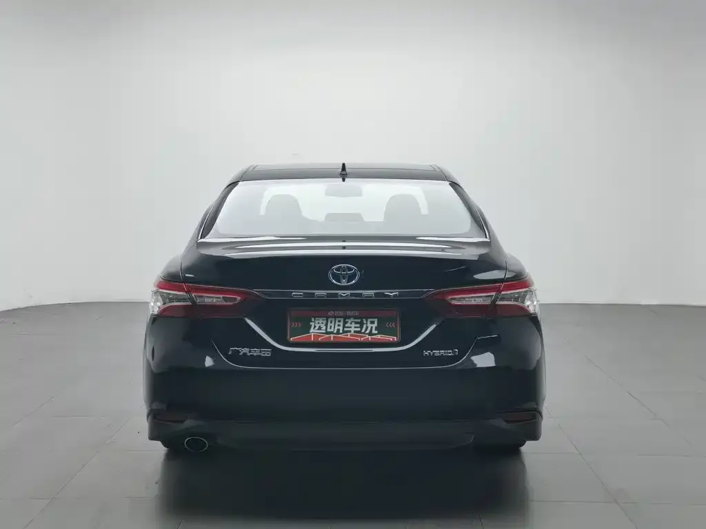 Toyota Camry — фото 4