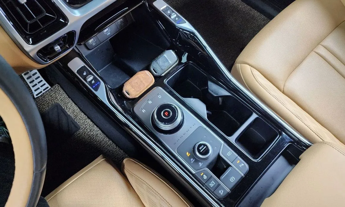 Kia Sorento — фото 8