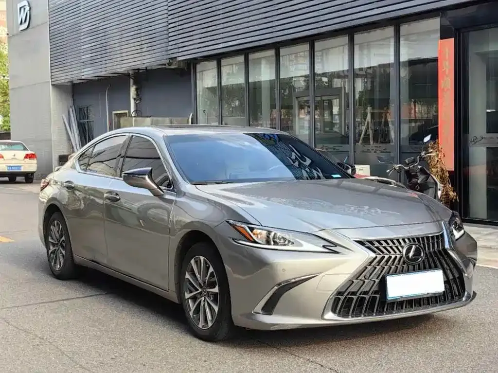 Lexus ES — фото 5