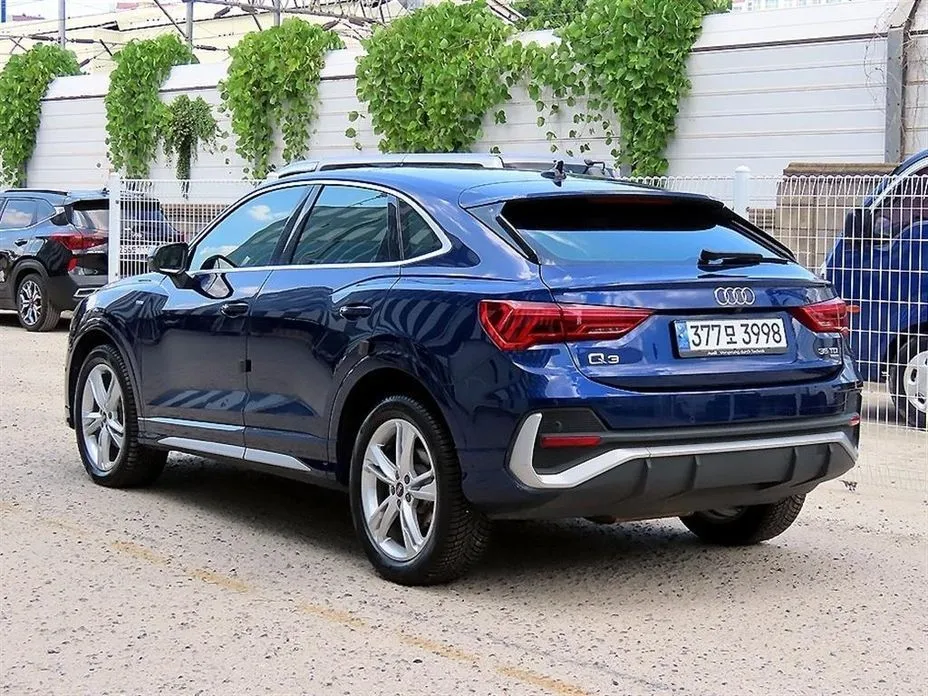 Audi Q3 — фото 10
