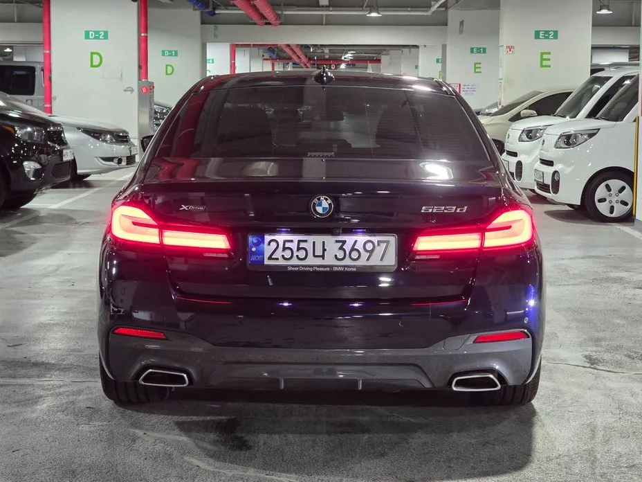 BMW 5-Series — фото 10