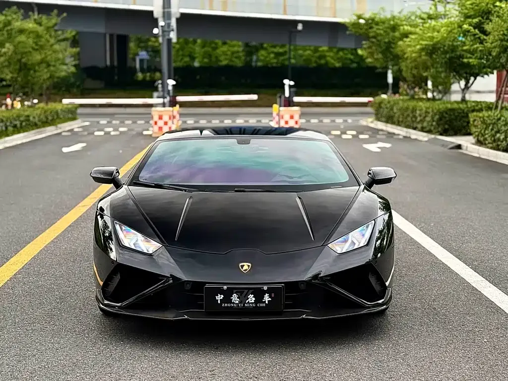 Lamborghini Huracan — фото 1