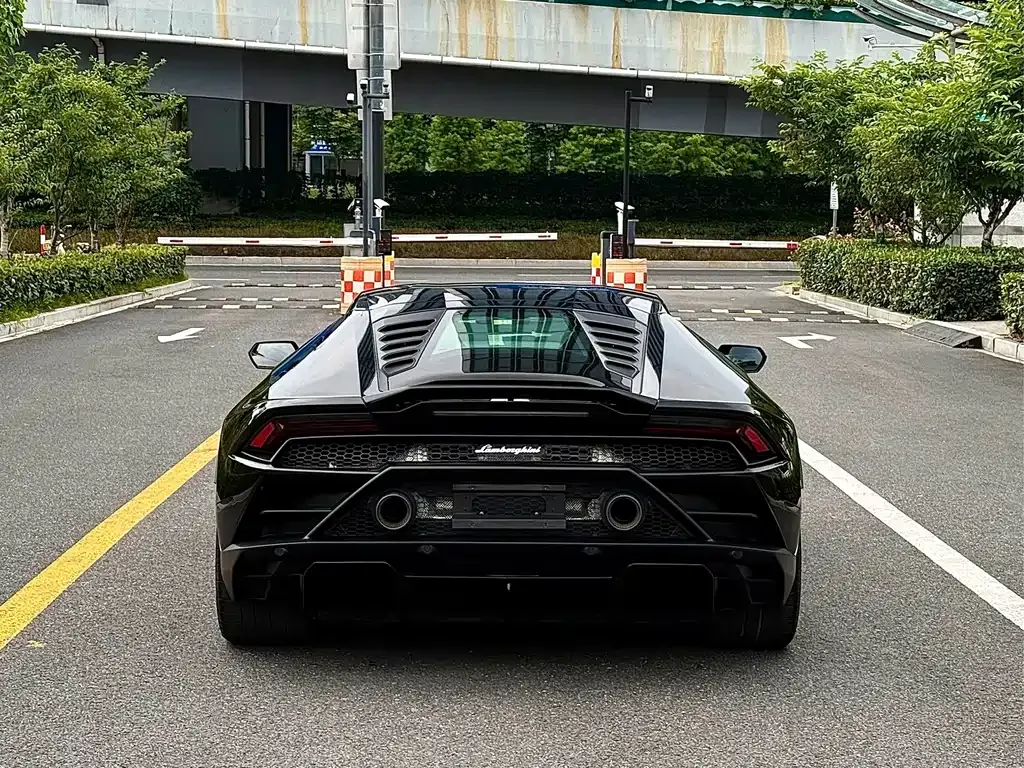 Lamborghini Huracan — фото 10