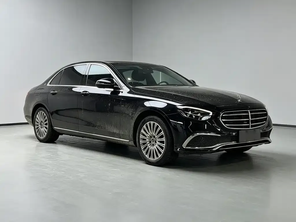 Mercedes-Benz E-Class — фото 2