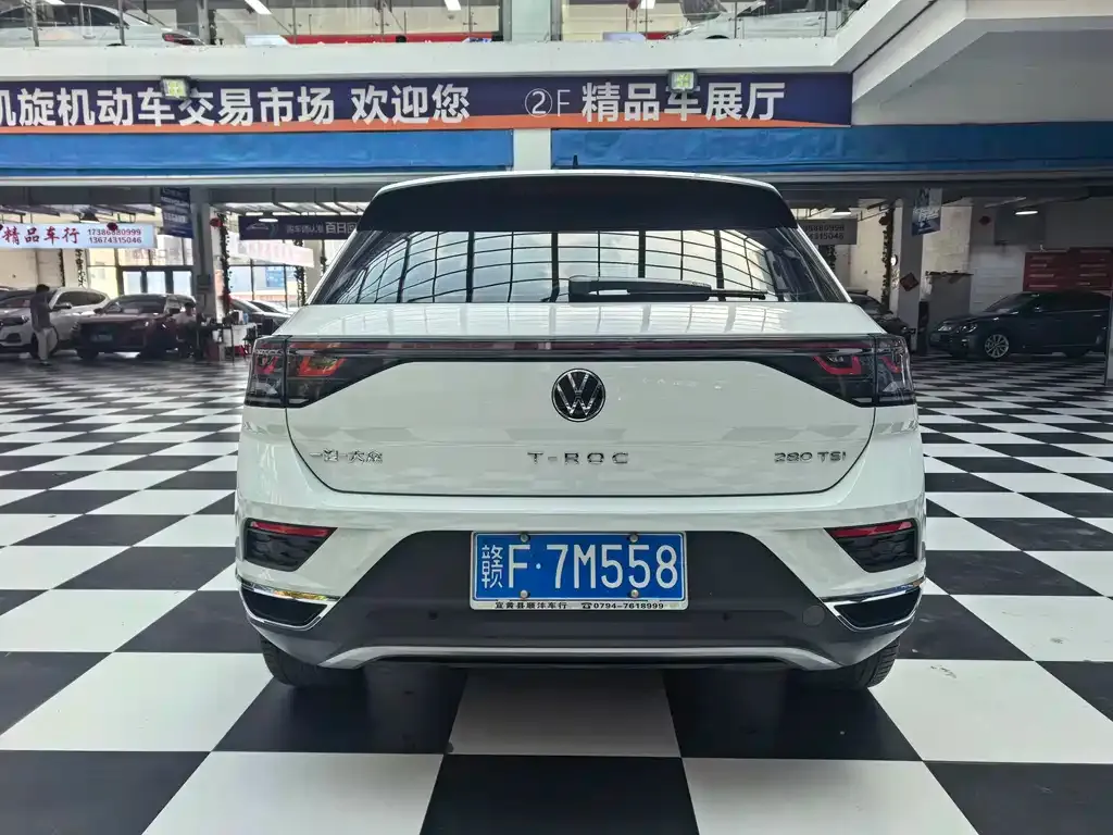 Volkswagen T-Roc — фото 5