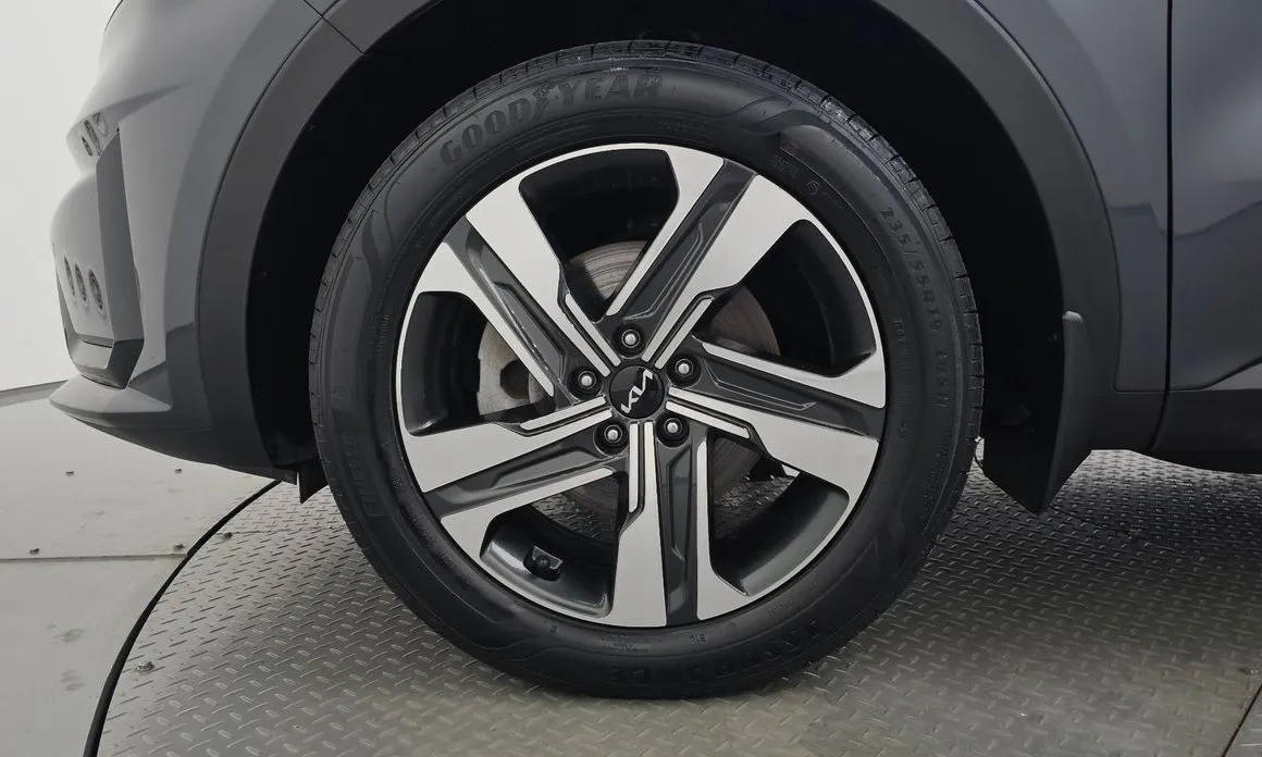 Kia Sorento — фото 10