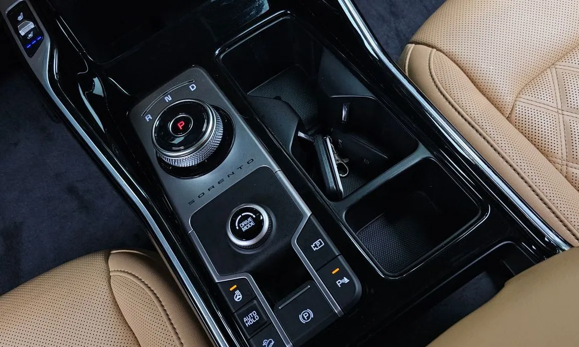 Kia Sorento — фото 8