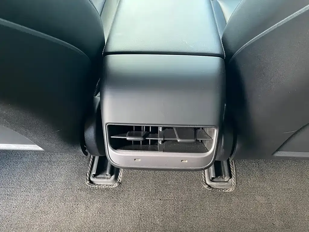 Tesla Model 3 — фото 5