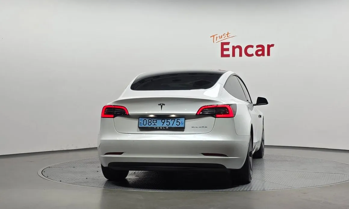 Tesla Model 3 — фото 2