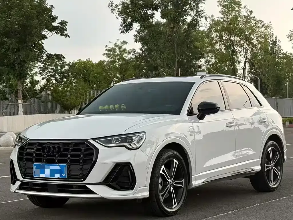 Audi Q3 — фото 1