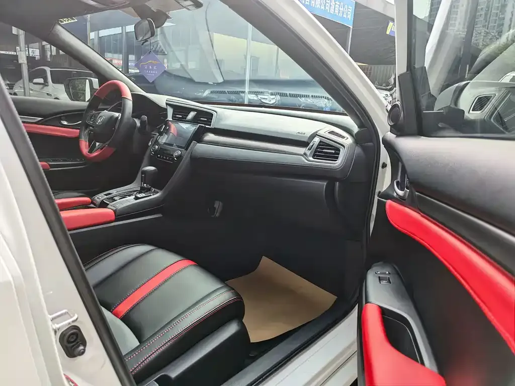 Honda Civic — фото 9