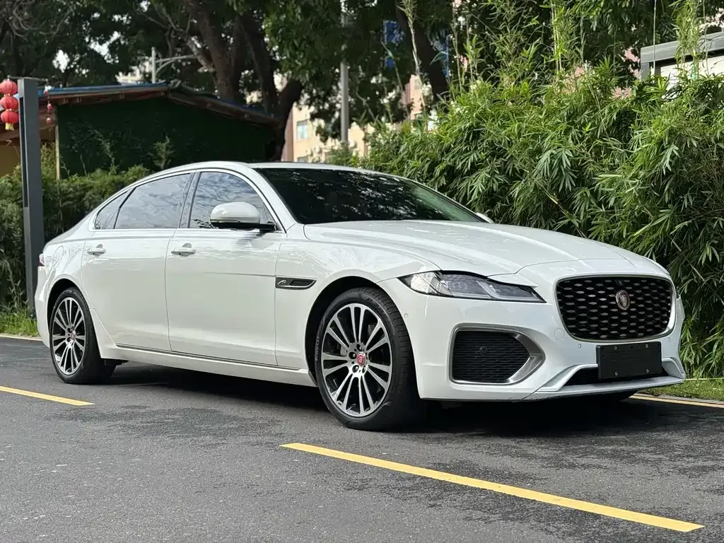 Jaguar XFL — фото 6