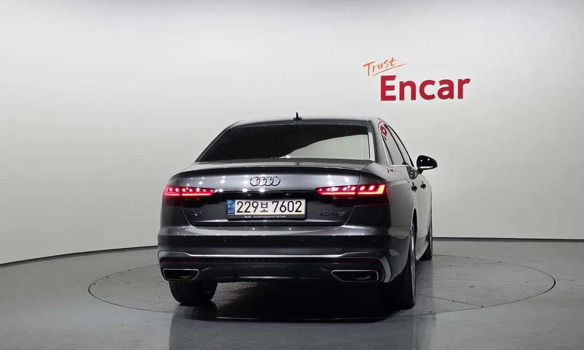 Audi A4 — фото 2